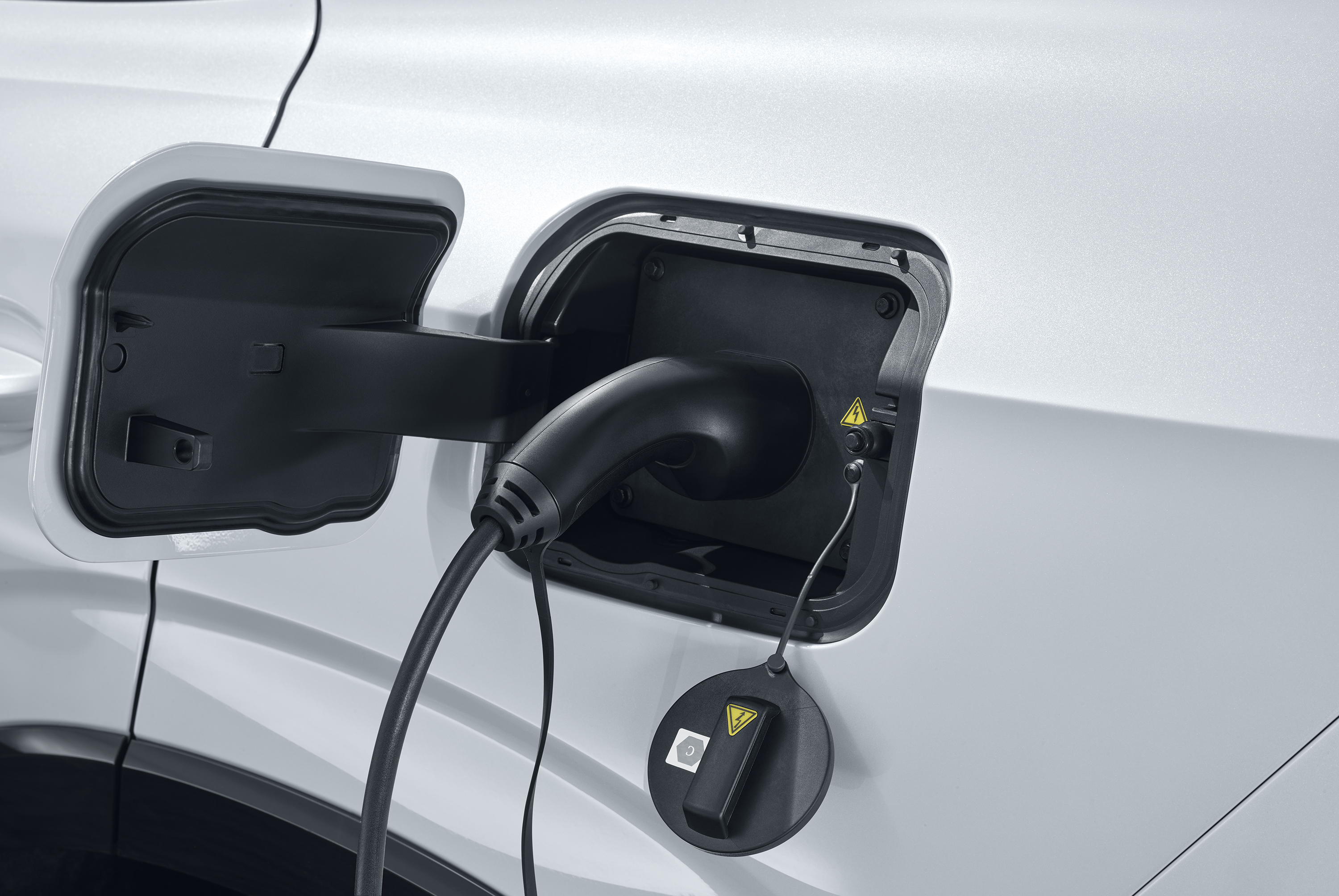 Comment se recharge une voiture hybride ? image